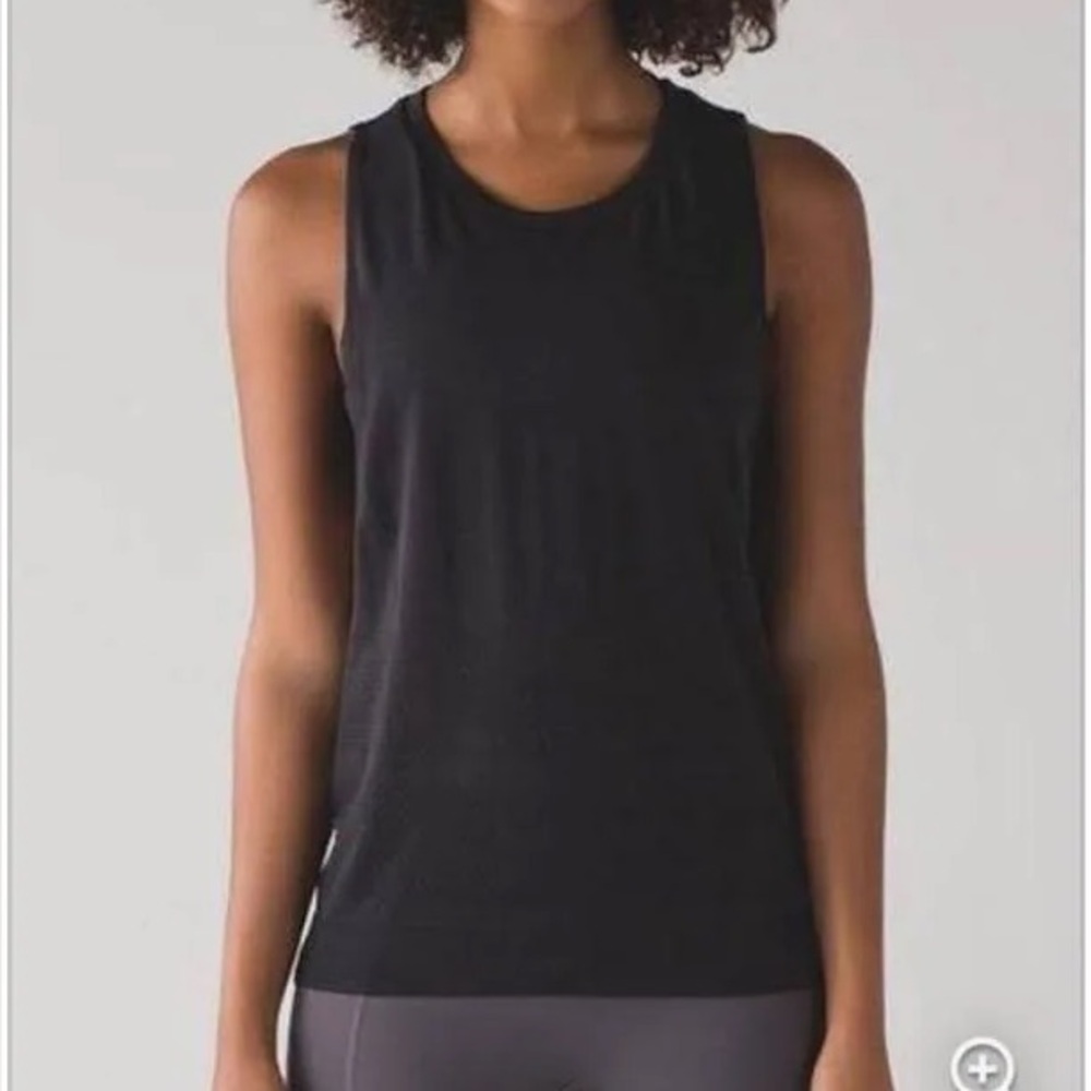 Lululemon Athletica Black Perforated Activewear size 4